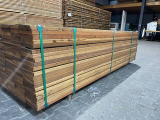 Ca. 68x Guyana Teak Planken Geschaafd, 25x140mm, lengte 215cm